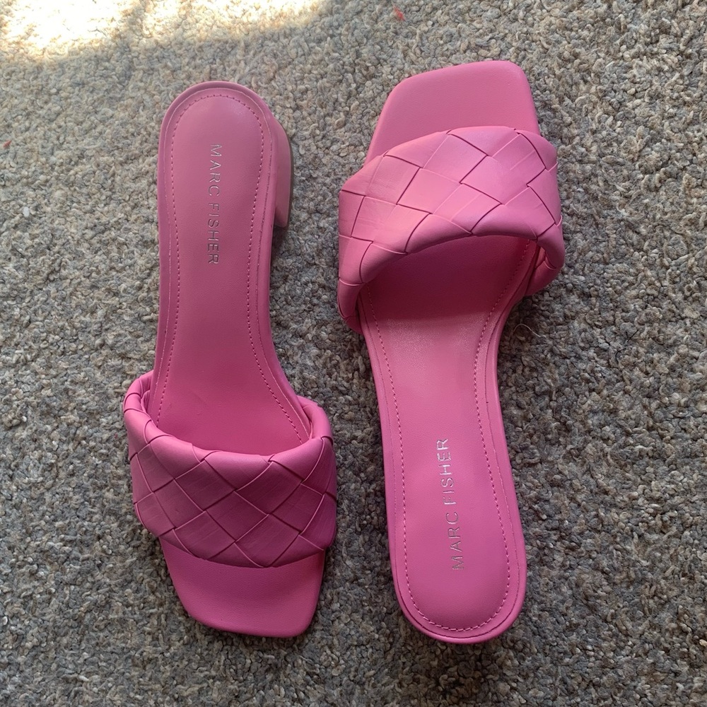 sandals w heel